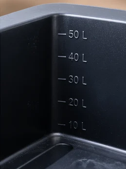 Paroi intérieure d’un bac graduée de 10 à 50 litres